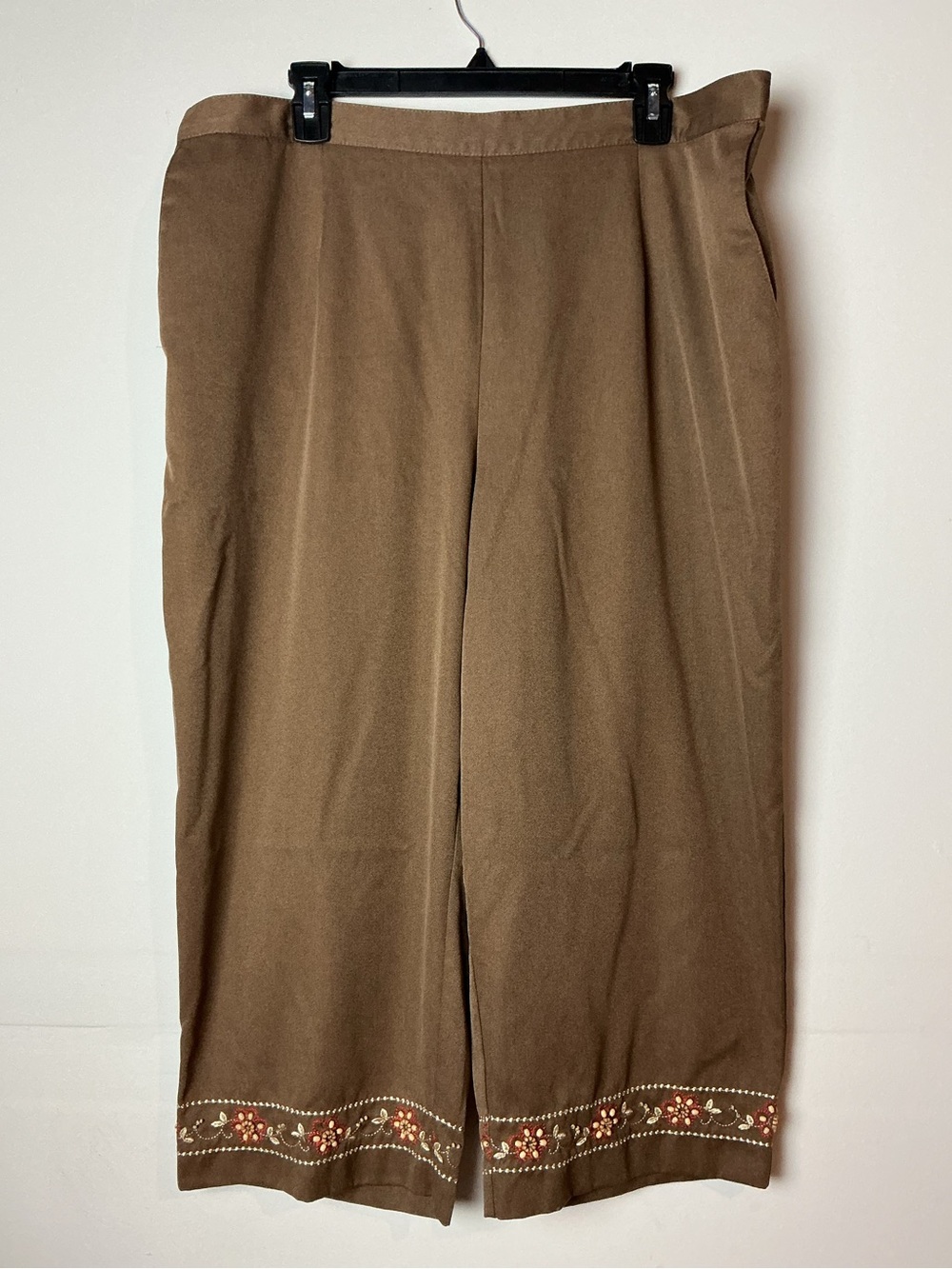 Alfred Dunner Capri Pants Embroidered Beaded Women's Size 20W